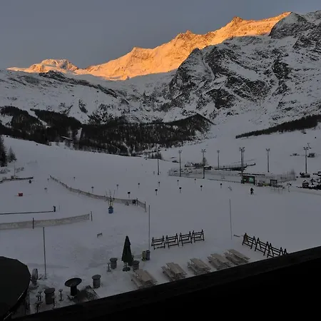 Hotel The Larix Ski-In Ski-Out Saas-Fee Exterior photo