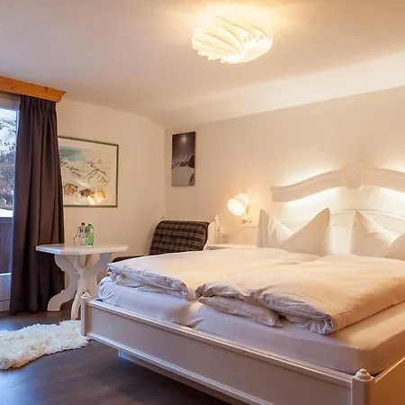 Hotel The Larix Ski-In Ski-Out Saas-Fee Exterior photo