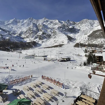 Hotel The Larix Ski-In Ski-Out Saas-Fee Exterior photo