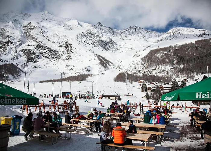 Hotel The Larix Ski-In Ski-Out